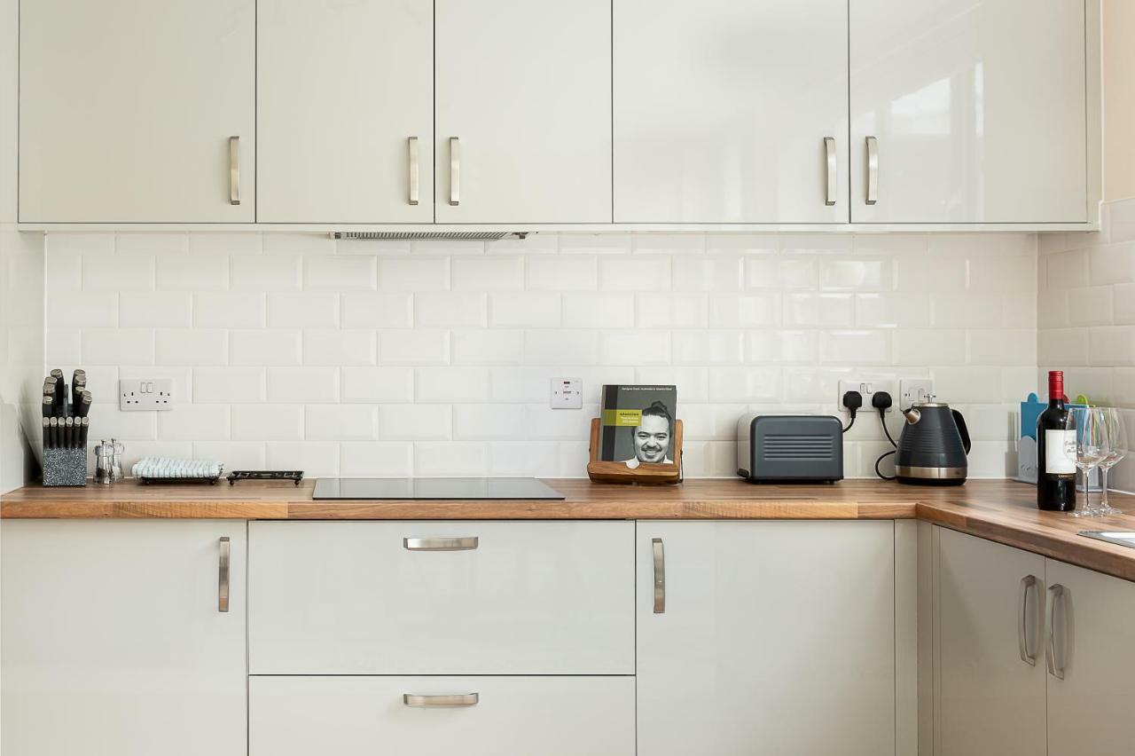Stylish Modern City Centre Apartment Gloucester Bagian luar foto