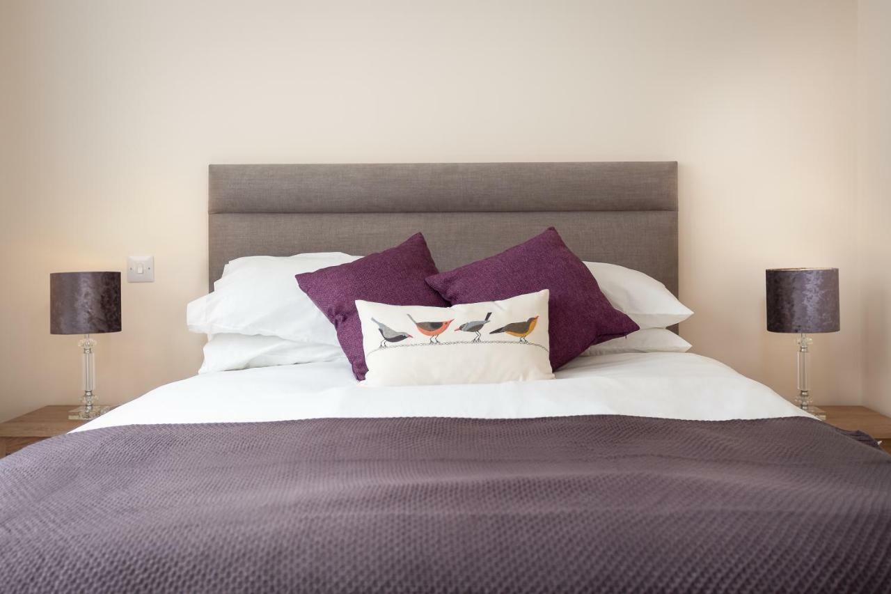 Stylish Modern City Centre Apartment Gloucester Bagian luar foto