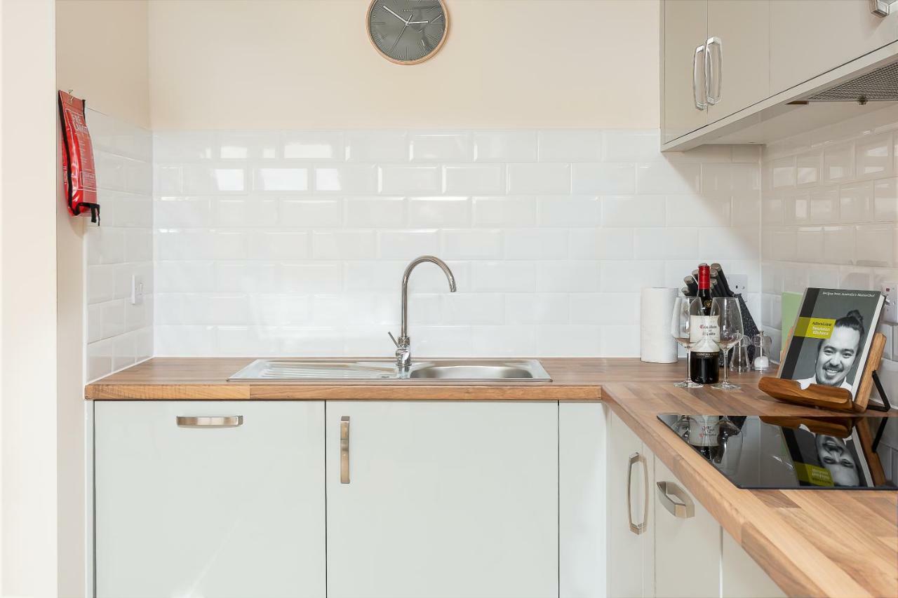 Stylish Modern City Centre Apartment Gloucester Bagian luar foto