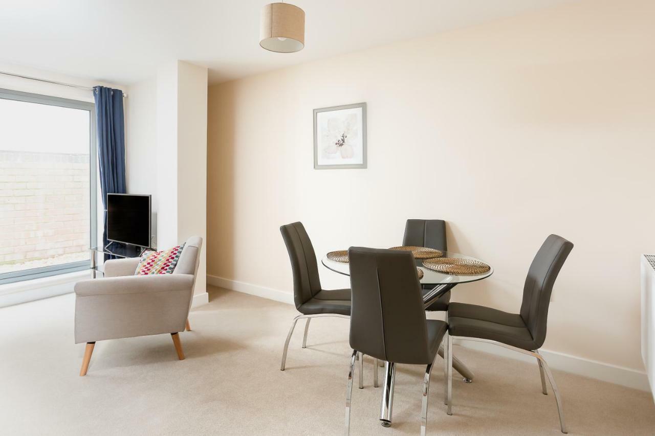 Stylish Modern City Centre Apartment Gloucester Bagian luar foto