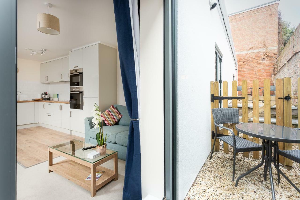 Stylish Modern City Centre Apartment Gloucester Bagian luar foto