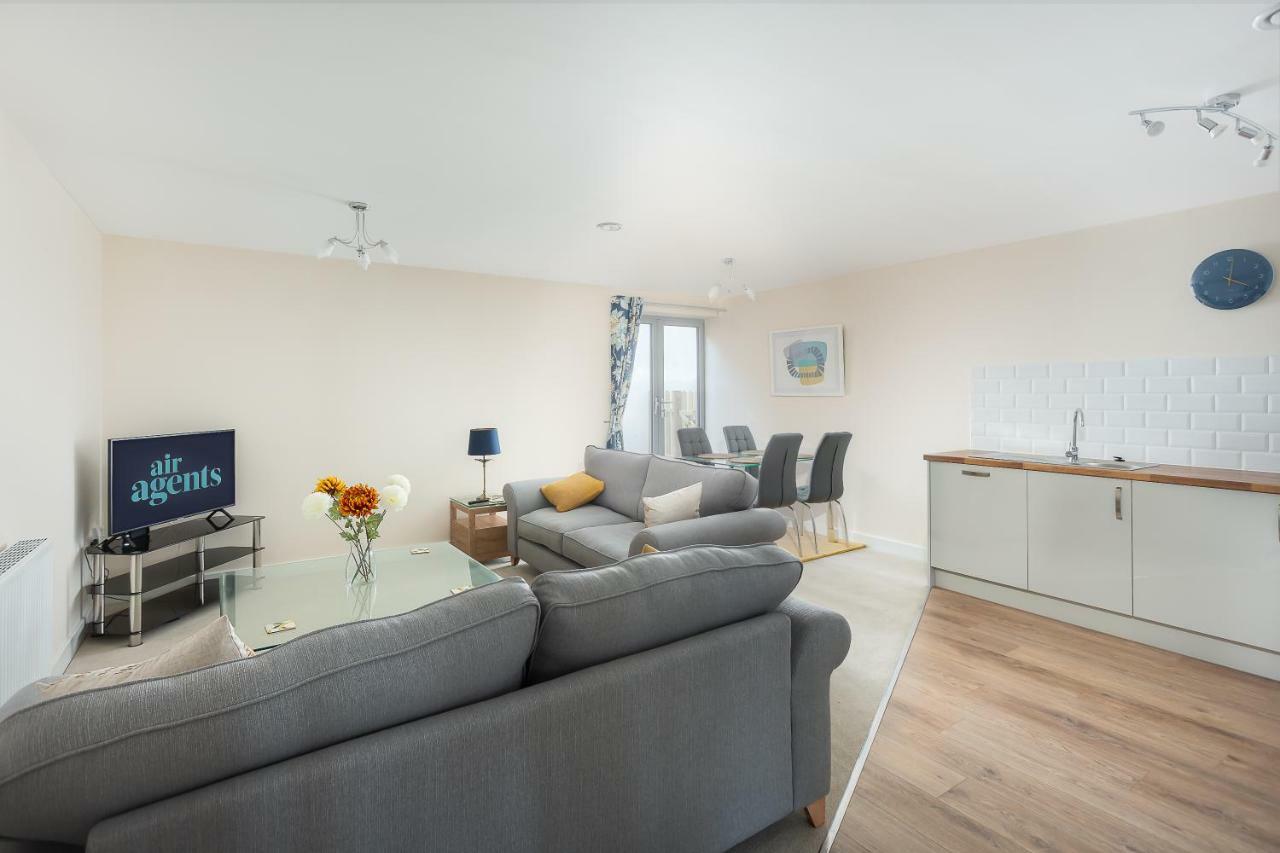 Stylish Modern City Centre Apartment Gloucester Bagian luar foto